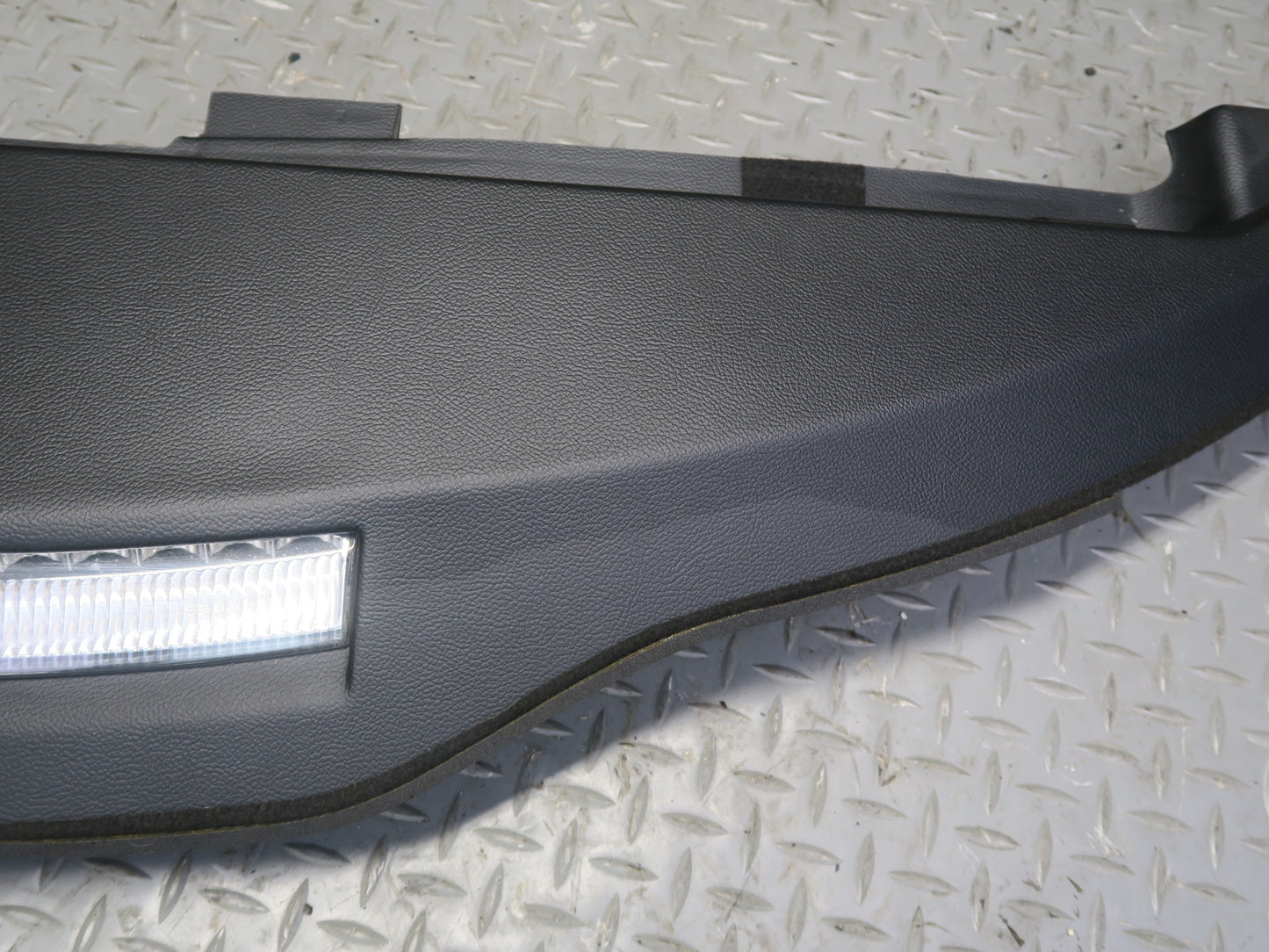 2014-2020 Maserati Ghibli M157 Rear Sun Shade Roller Blind w Center Brake Light