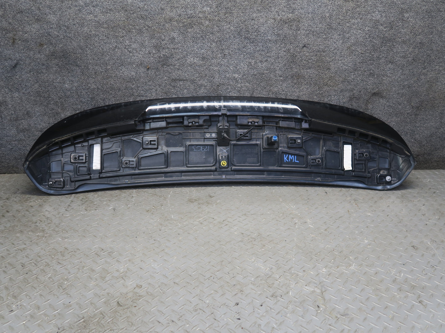 12-15 Mercedes W166 Ml-class Rear Trunk Tailgate Upper Spoiler 1667900088 OEM