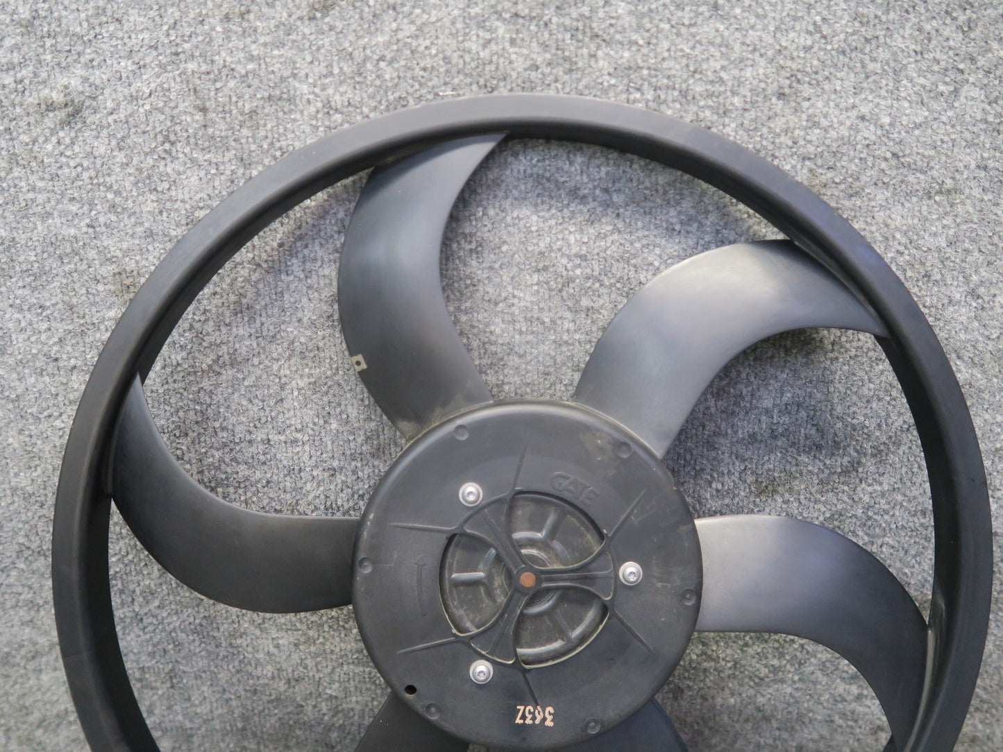 03-08 BMW E85 Z4 M/T Engine Cooling Fan Motor w Blade 6925702 OEM