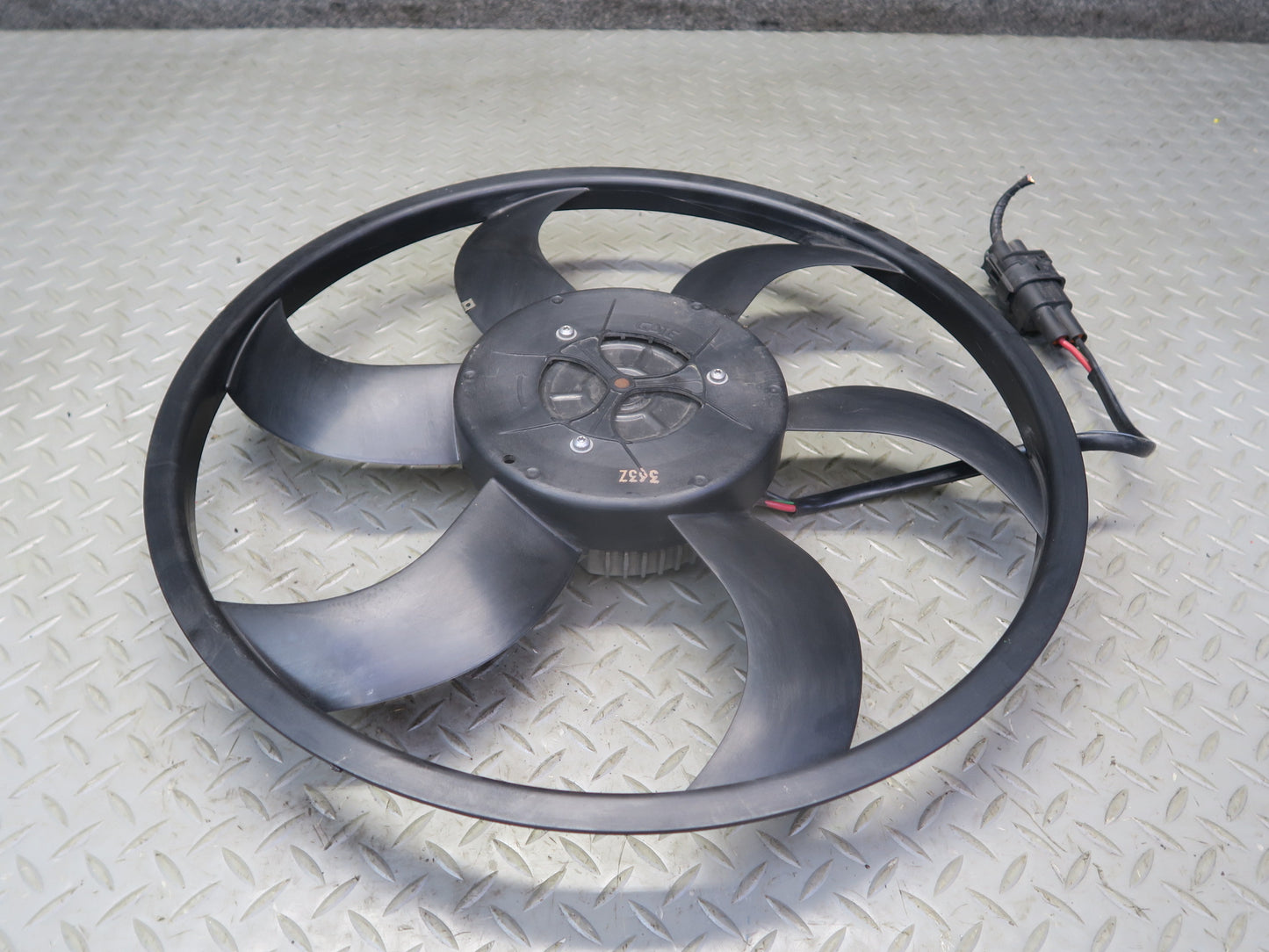 03-08 BMW E85 Z4 M/T Engine Cooling Fan Motor w Blade 6925702 OEM