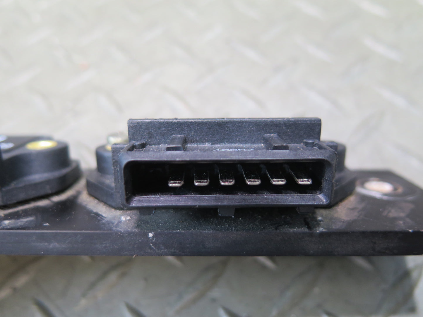 1984-1986 Porsche 928 Engine Ignition Control Module Assembly
