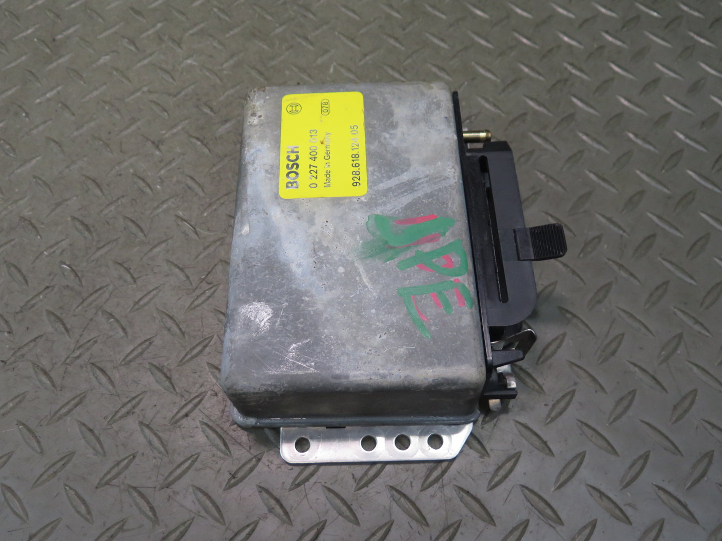 1985-1986 Porsche 928 Ignition Control Module Unit 92861812405
