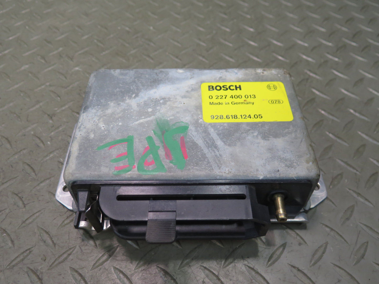 1985-1986 Porsche 928 Ignition Control Module Unit 92861812405