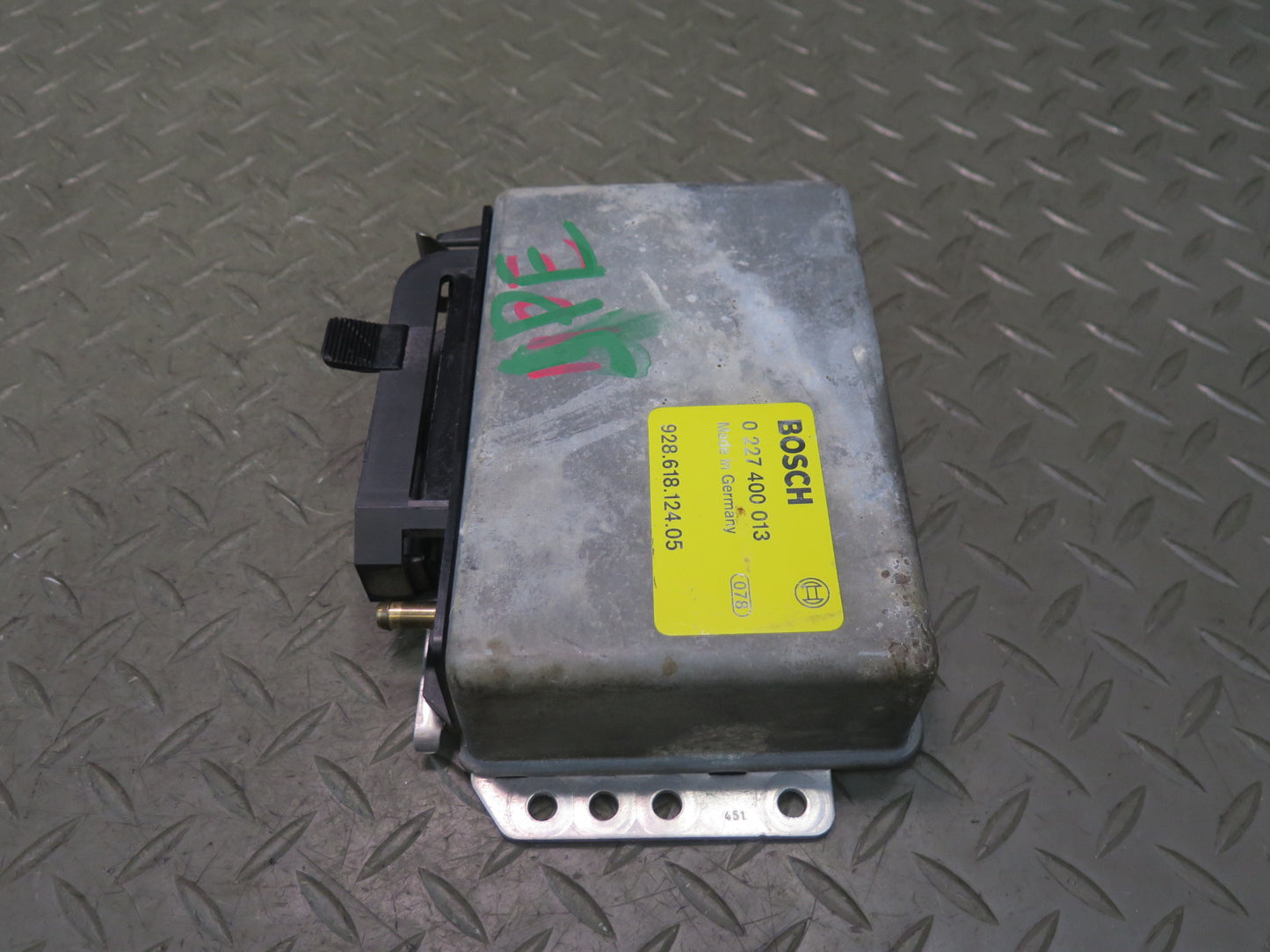 1985-1986 Porsche 928 Ignition Control Module Unit 92861812405