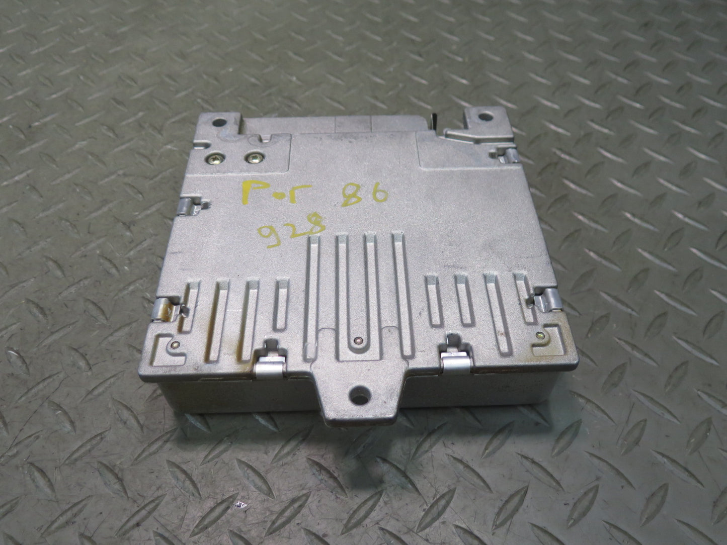 1985-1986 Porsche 928 M28.44 Engine ECU ECM Computer Control Module 92861812304