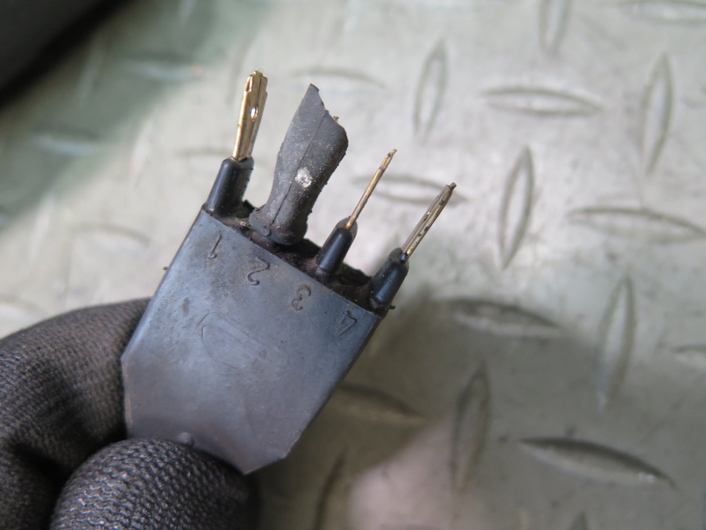 1984-1986 Porsche 928 Front Headlight Lamp Electric Power Motor 92862402100