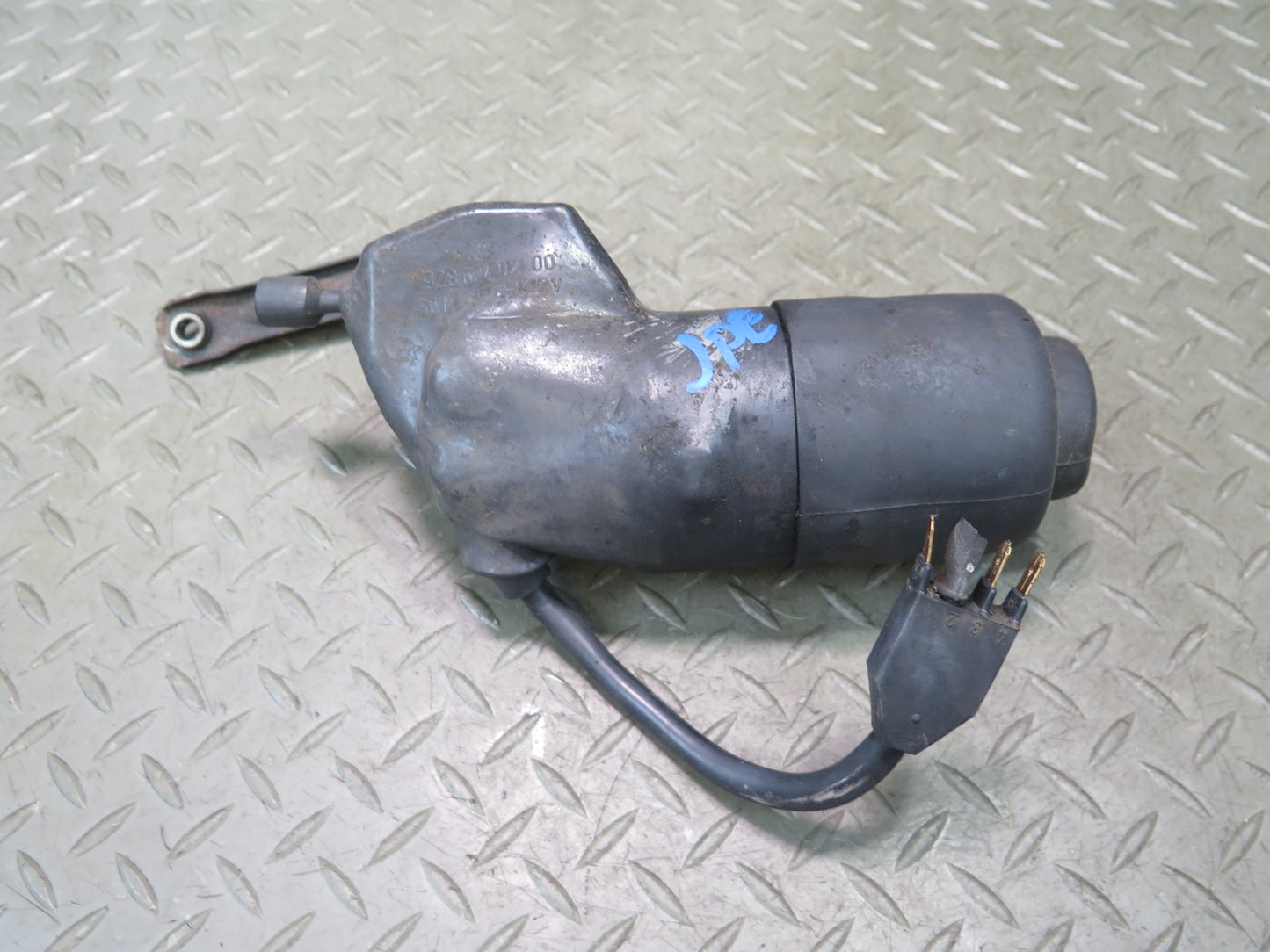 1984-1986 Porsche 928 Front Headlight Lamp Electric Power Motor 92862402100