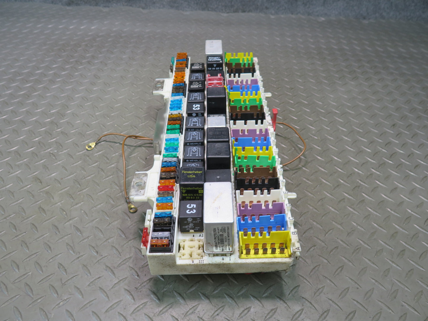 1986 Porsche 928 Fuse Relay Box Module 92861001028