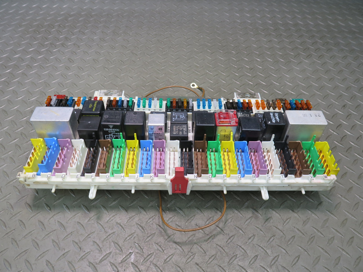 1986 Porsche 928 Fuse Relay Box Module 92861001028