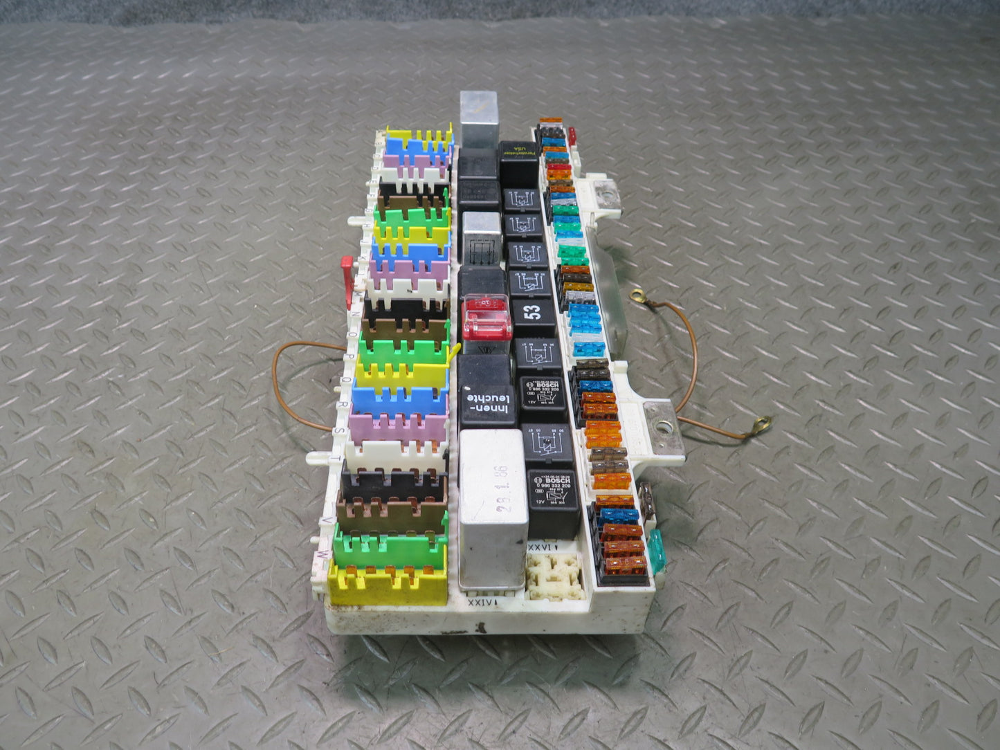1986 Porsche 928 Fuse Relay Box Module 92861001028