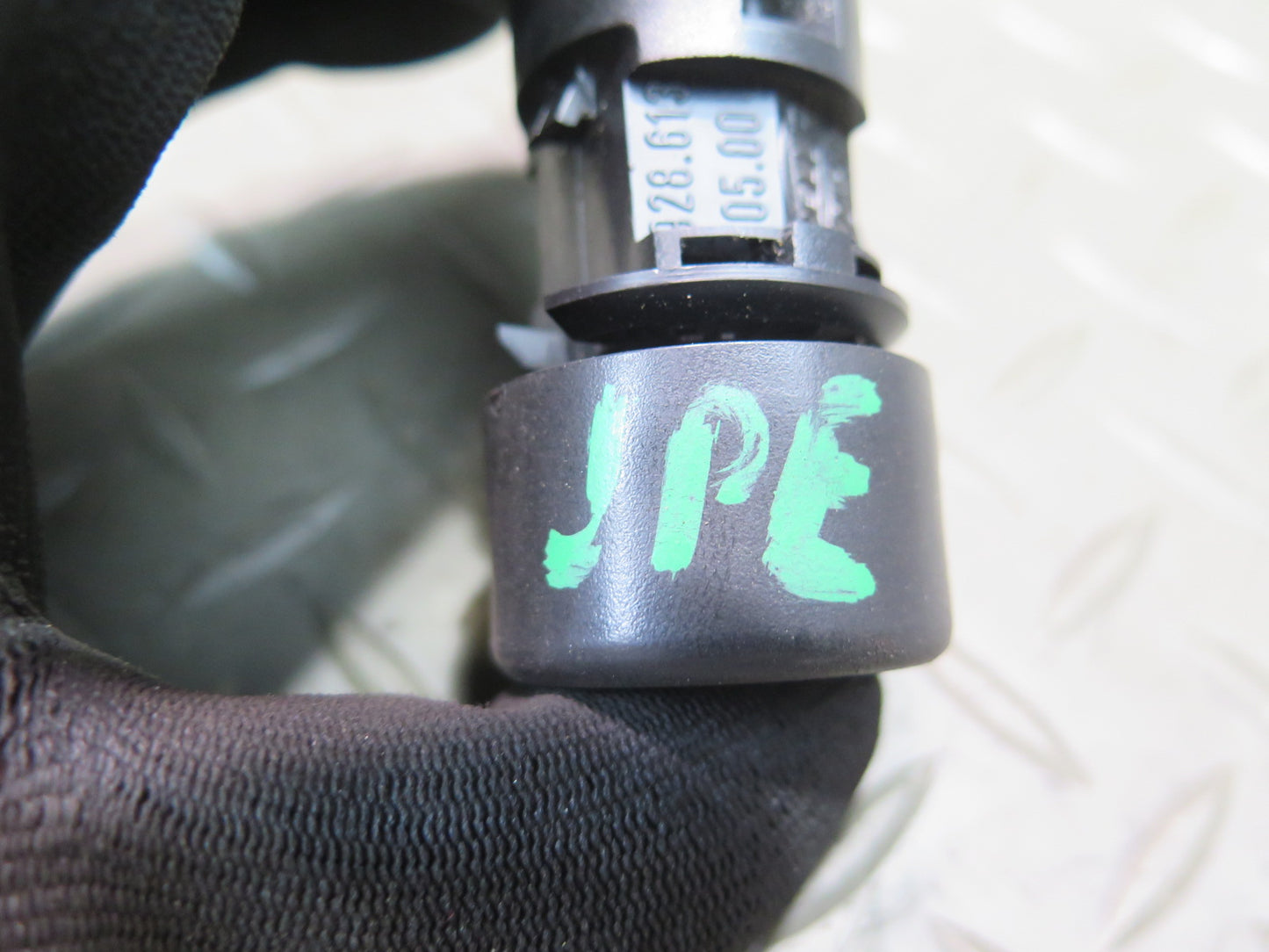 1985-1986 Porsche 928 Emergency Hazard Warning Light Flasher Switch