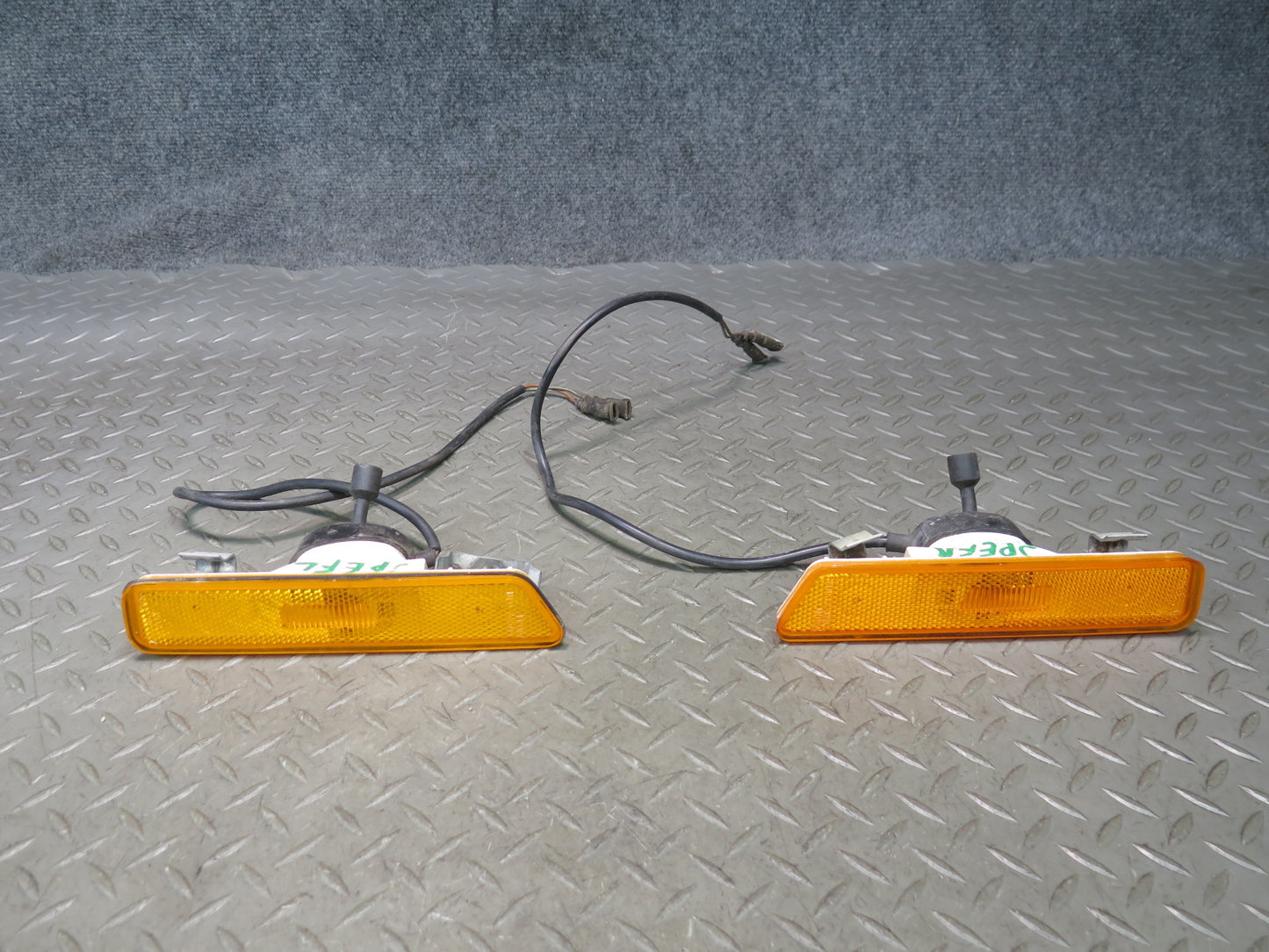 1984-1986 Porsche 928 Front Left & Right Side Marker Light Lamp Set of 2