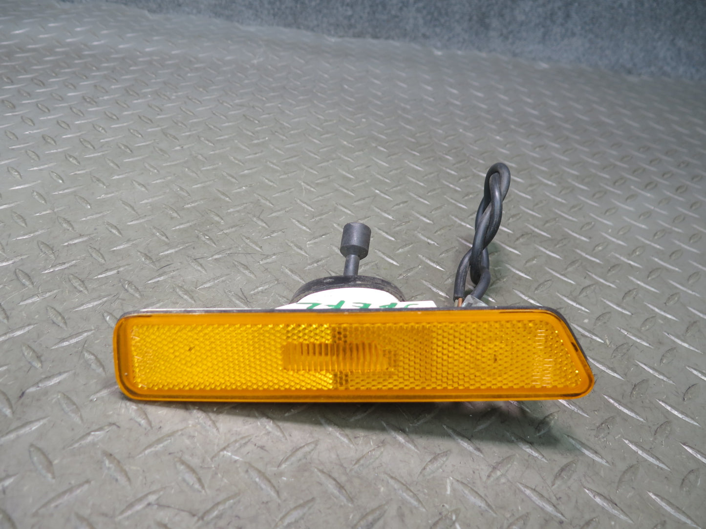 1984-1986 Porsche 928 Front Left & Right Side Marker Light Lamp Set of 2