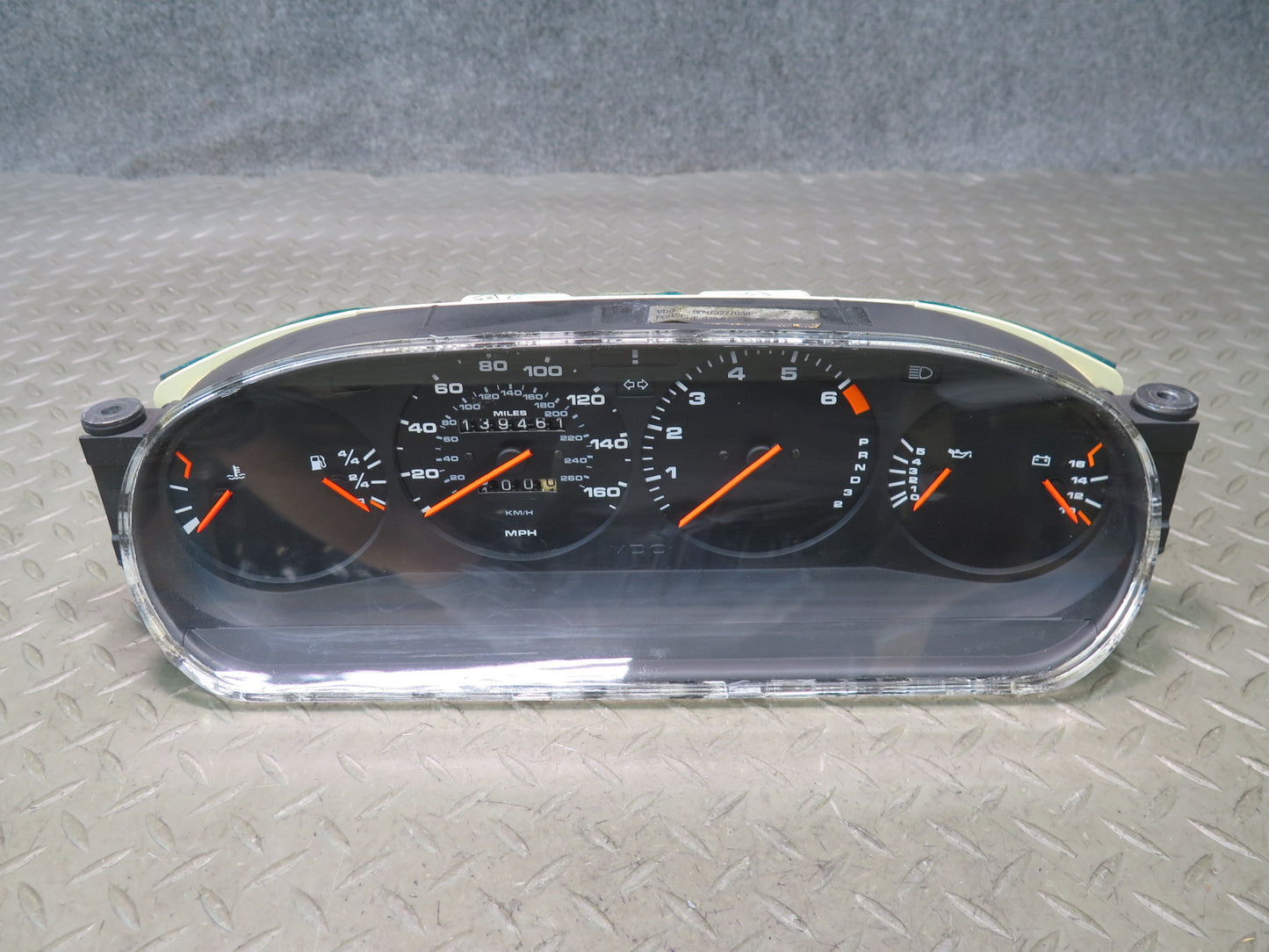 1985-1986 Porsche 928 A/T Instrument Cluster Gauge Speedometer