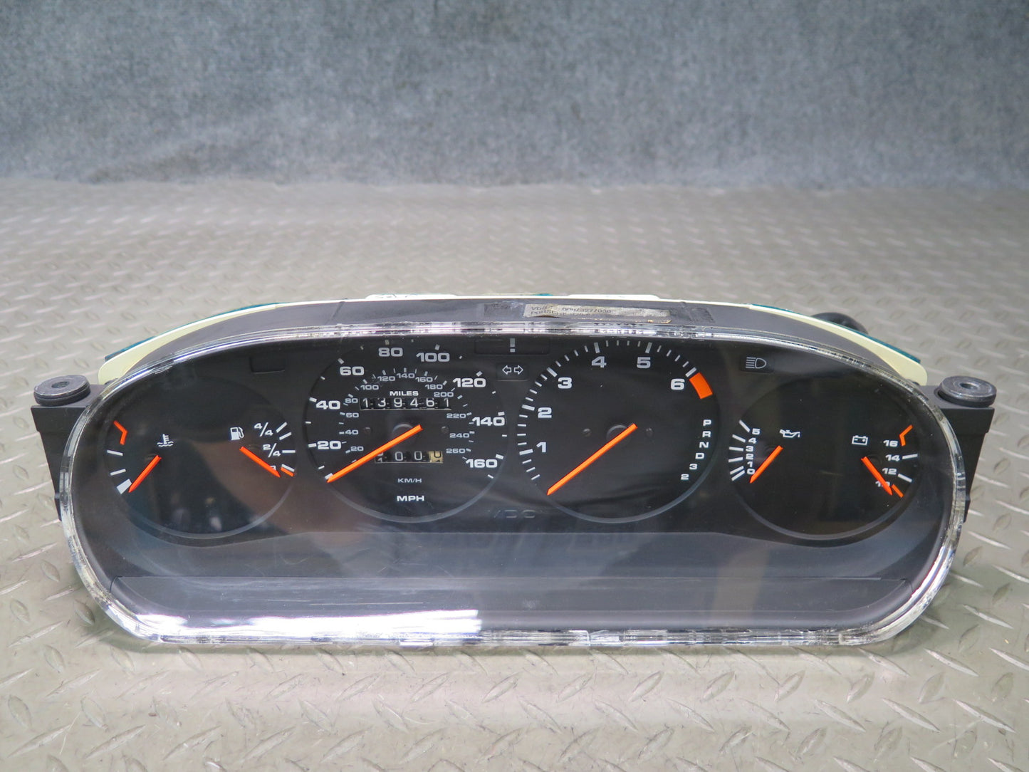 1985-1986 Porsche 928 A/T Instrument Cluster Gauge Speedometer