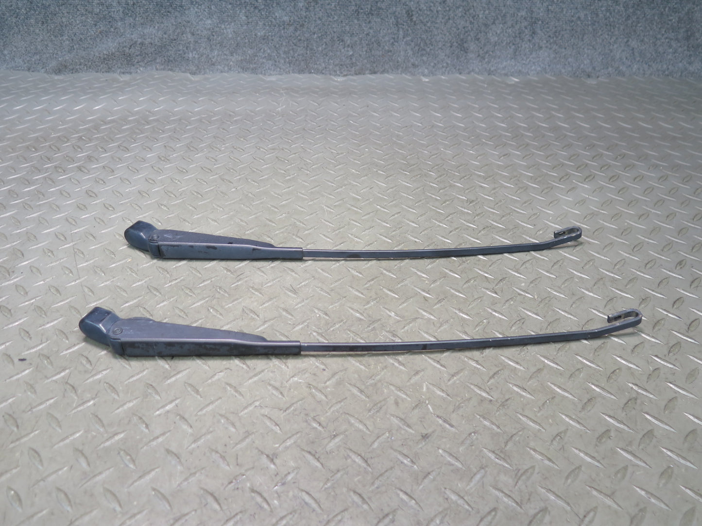 1983-1995 Porsche 928 Front Left & Right Windshield Wiper Arm Set of 2