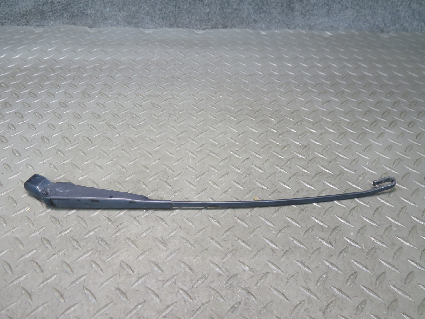 1983-1995 Porsche 928 Front Left & Right Windshield Wiper Arm Set of 2