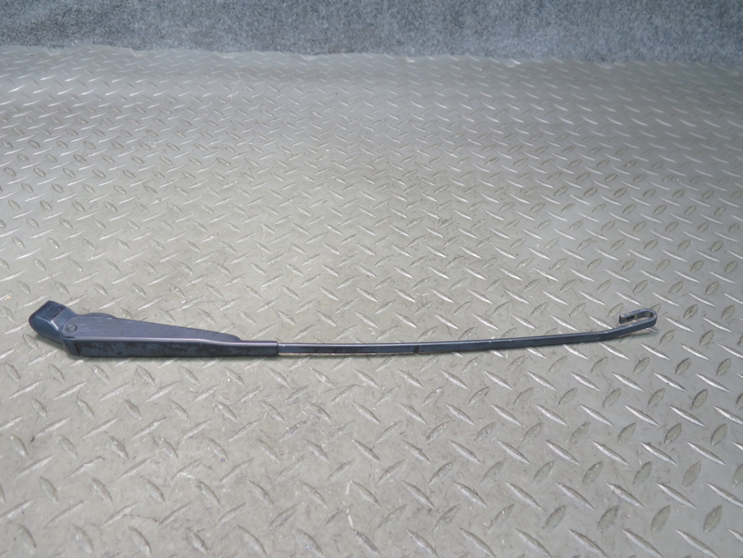 1983-1995 Porsche 928 Front Left & Right Windshield Wiper Arm Set of 2