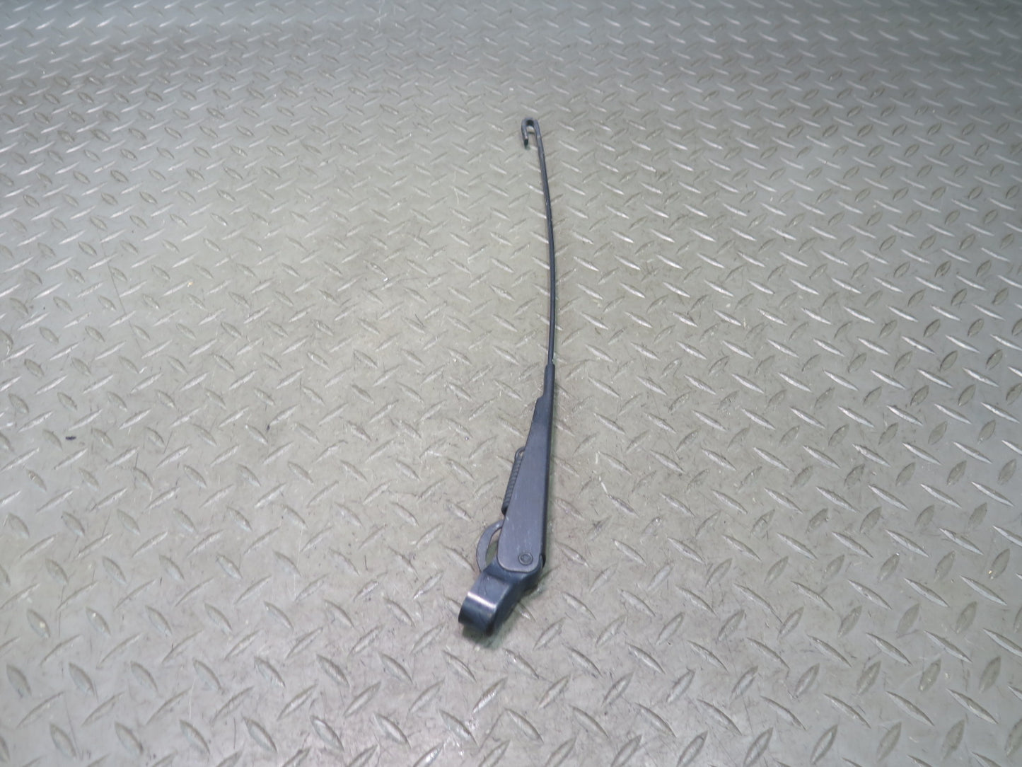 1983-1995 Porsche 928 Front Left & Right Windshield Wiper Arm Set of 2