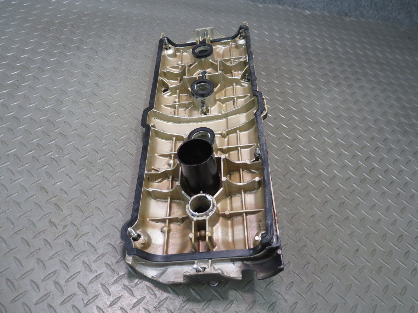 1987-1991 Porsche 928 S4 5.0L V8 Engine Motor Right Side Valve Cover
