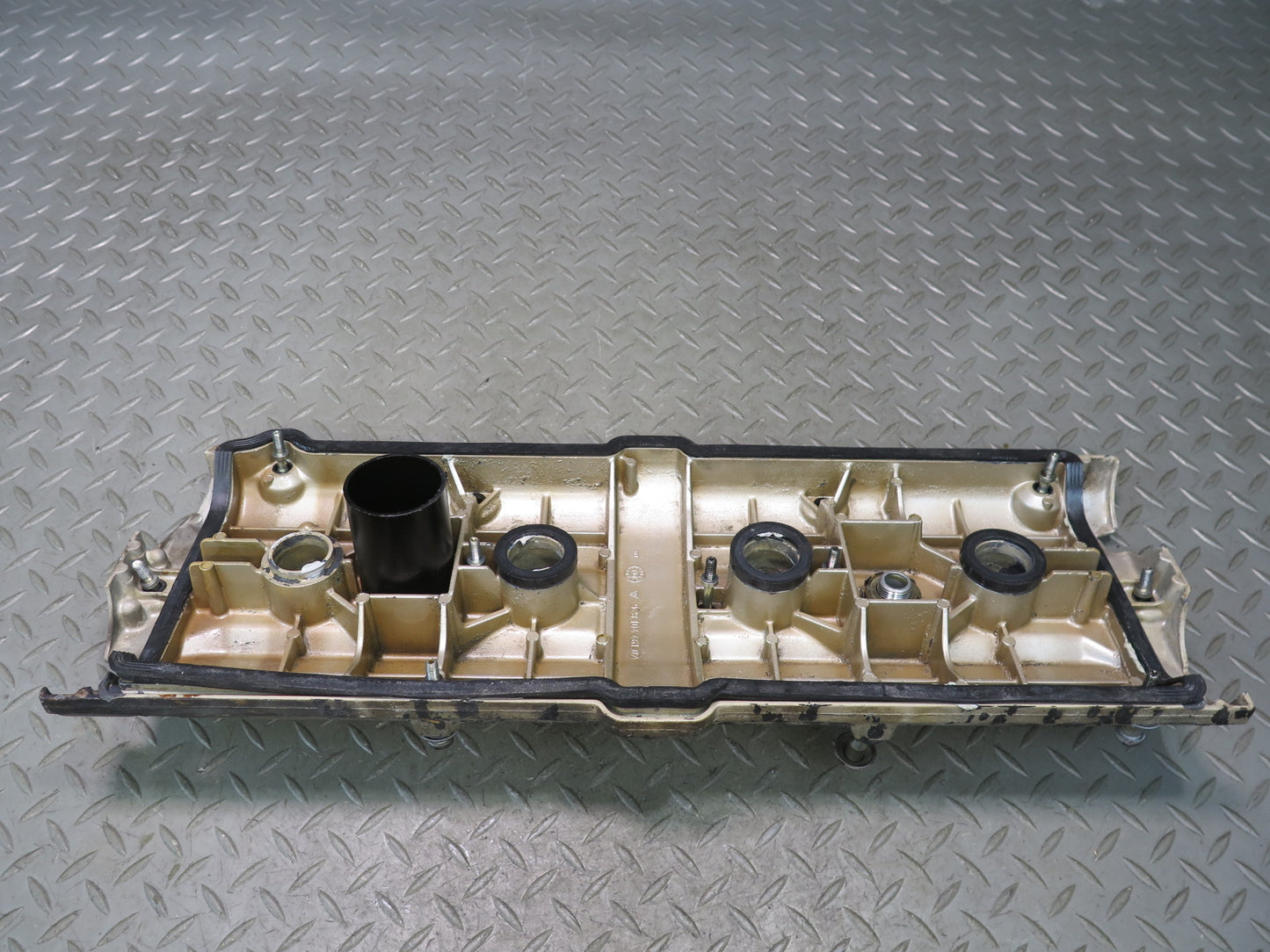 1987-1991 Porsche 928 S4 5.0L V8 Engine Motor Right Side Valve Cover