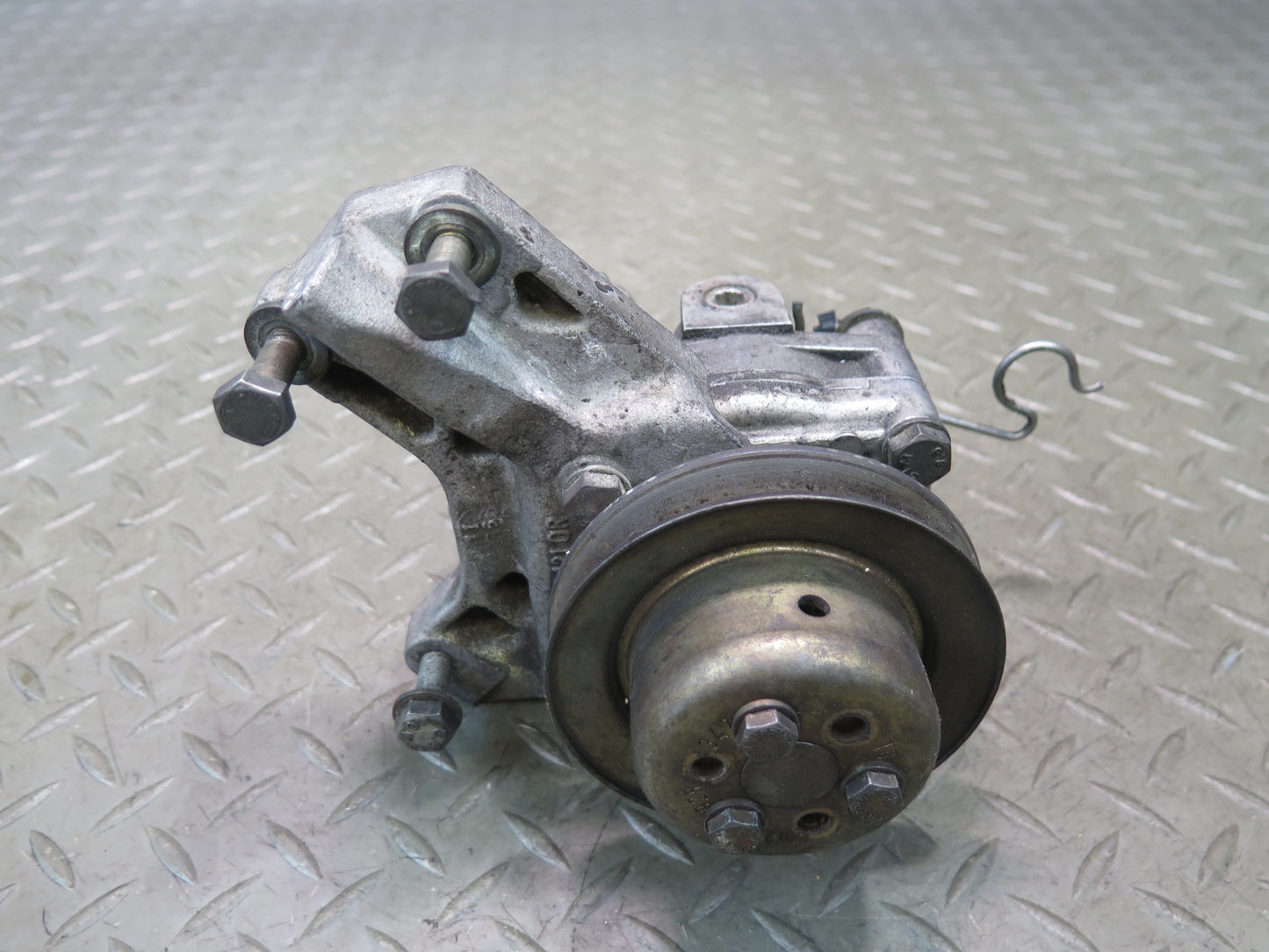 1987-1991 Porsche 928 S4 5.0L V8 Engine Power Steering Pump