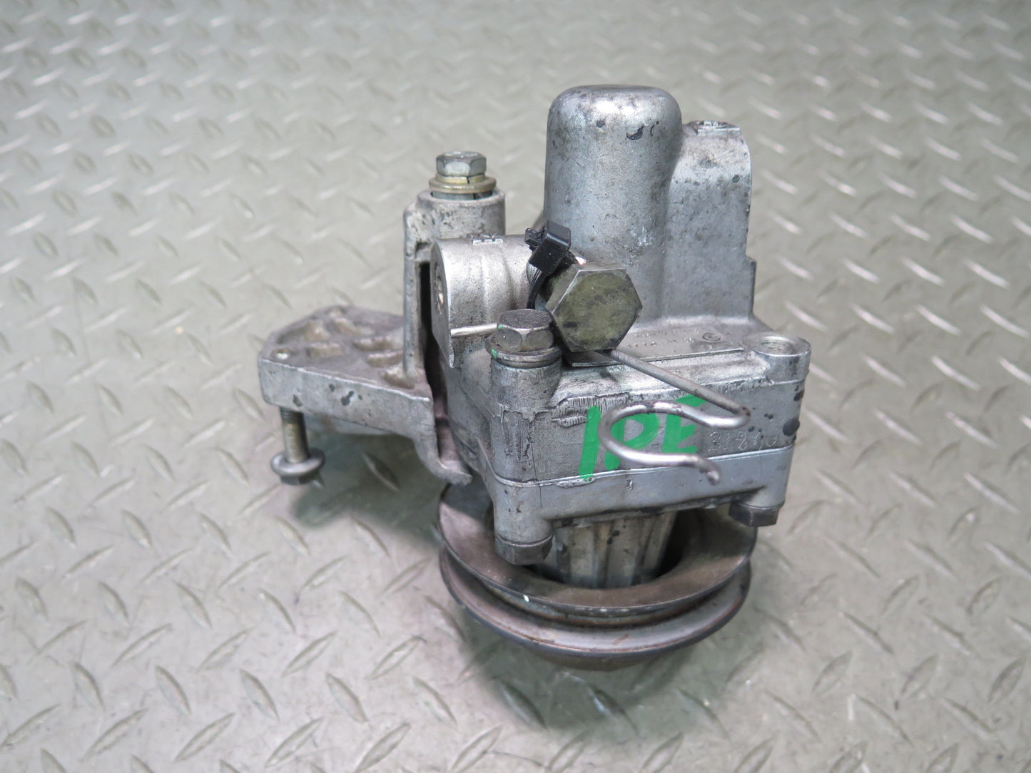 1987-1991 Porsche 928 S4 5.0L V8 Engine Power Steering Pump