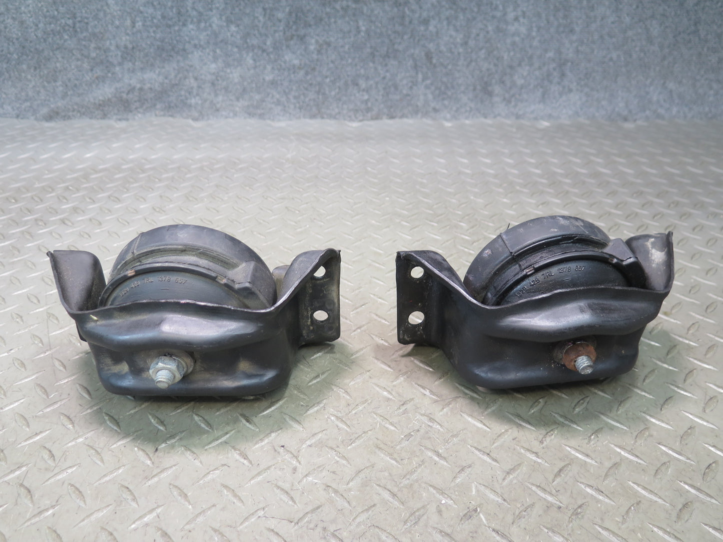 1987-1991 Porsche 928 S4 5.0L V8 Left & Right Side Engine Motor Mount Set of 2