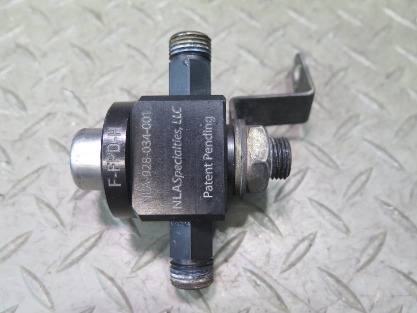 1987-1991 Porsche 928 S4 5.0L V8 Fuel Pressure Regulator NLA-928-034-001