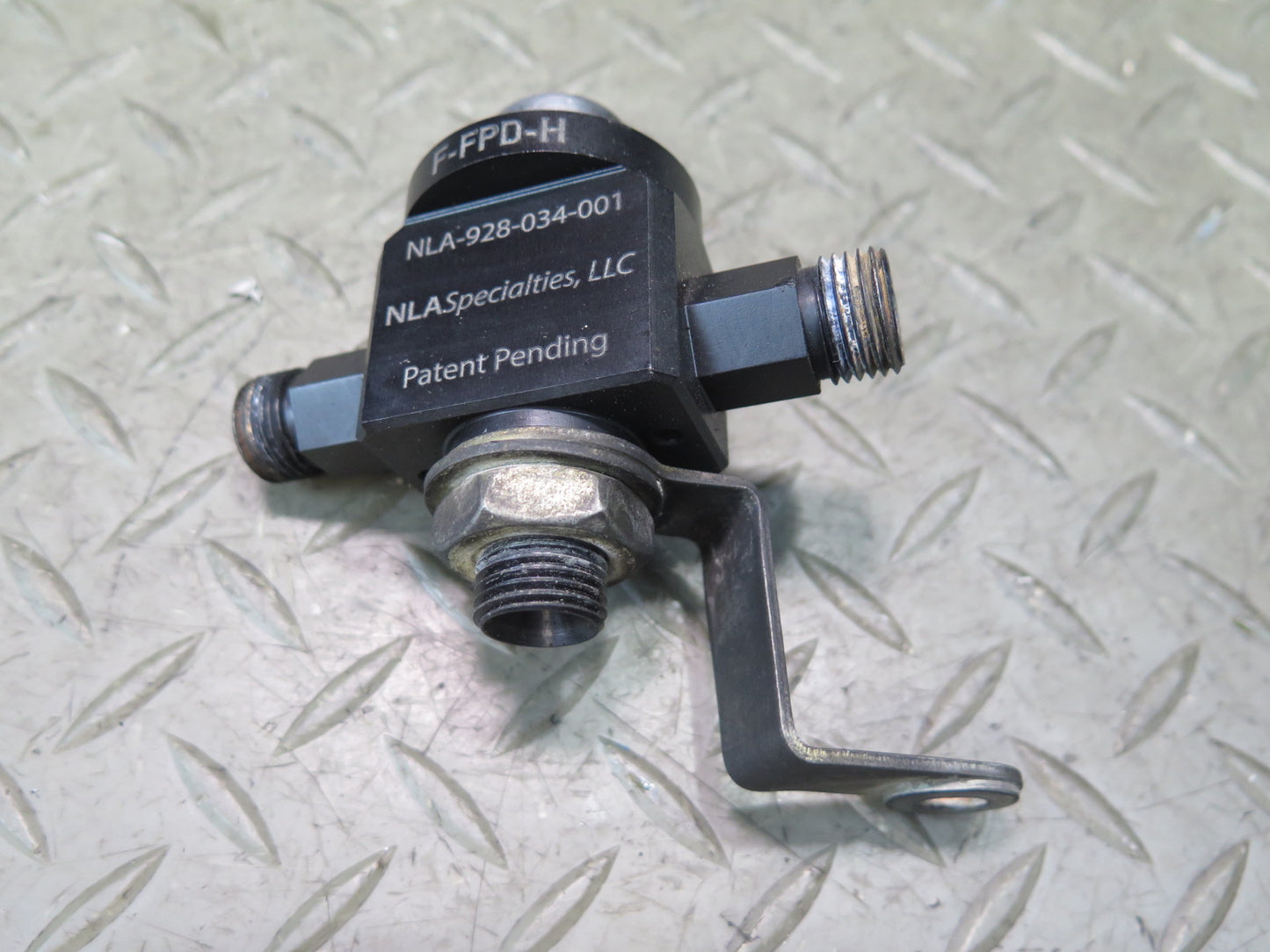 1987-1991 Porsche 928 S4 5.0L V8 Fuel Pressure Regulator NLA-928-034-001