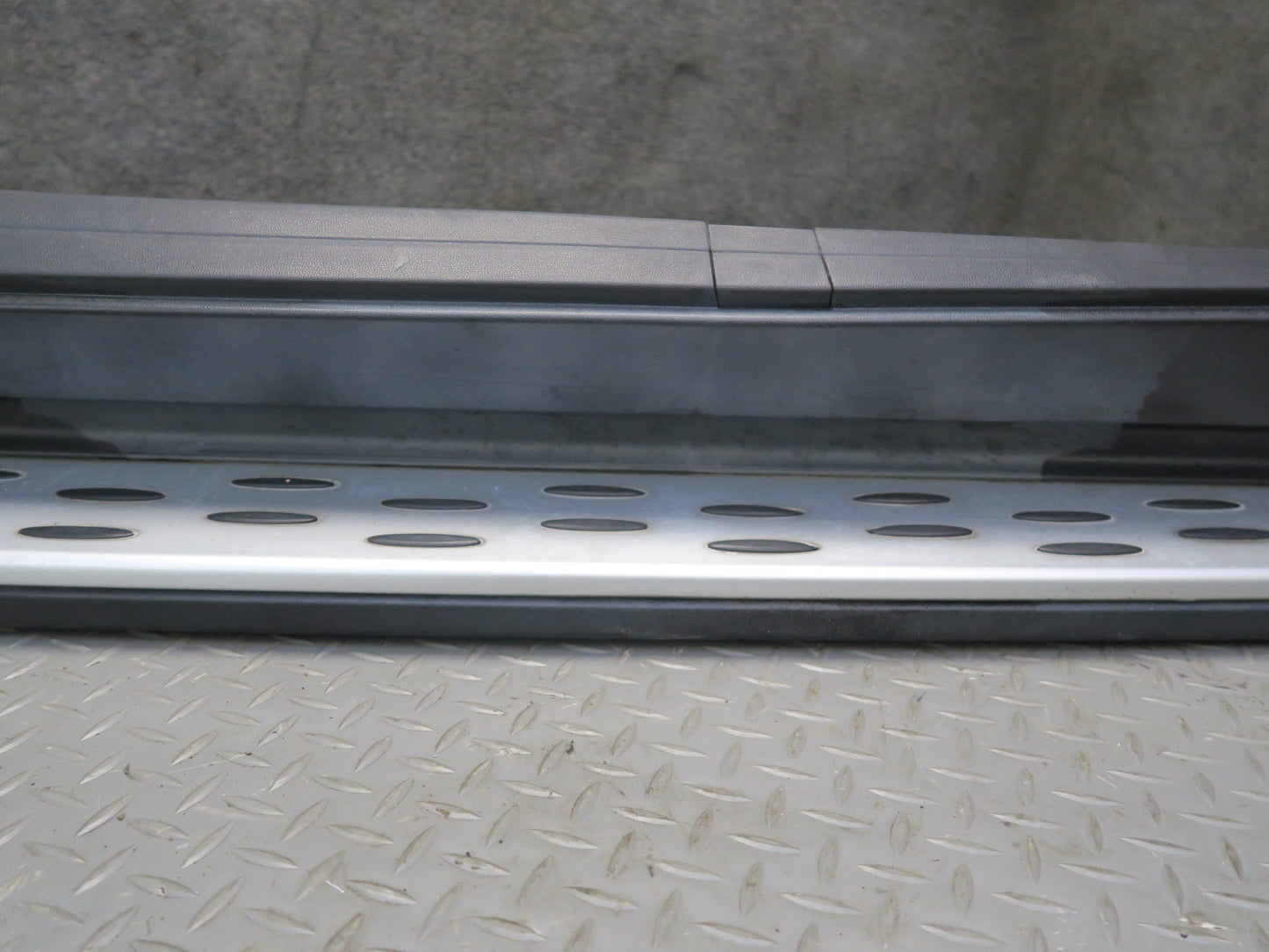 12-15 Mercedes W166 Ml-class Left & Right Running Board Mount Bracket Set OEM