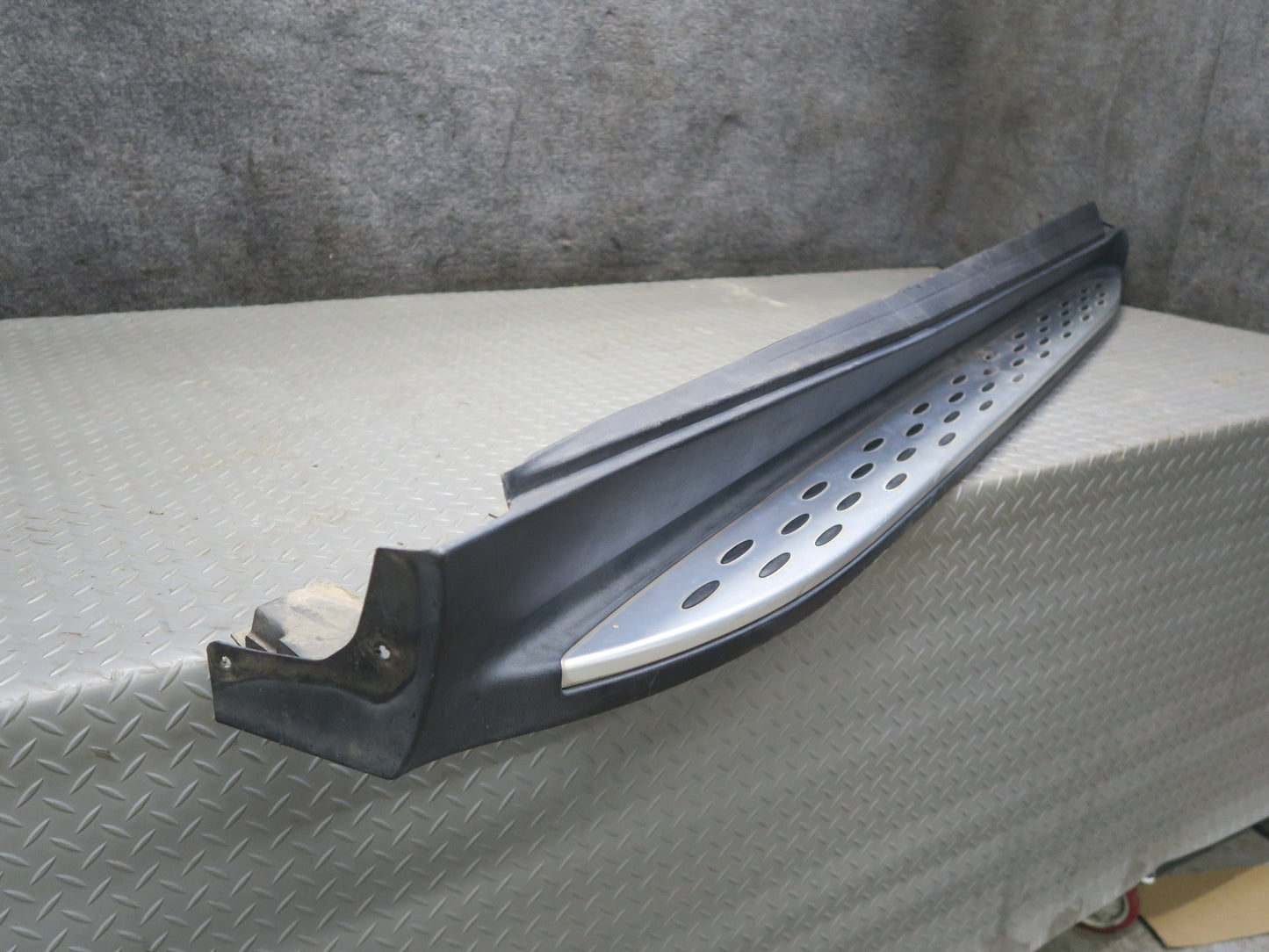 12-15 Mercedes W166 Ml-class Left & Right Running Board Mount Bracket Set OEM