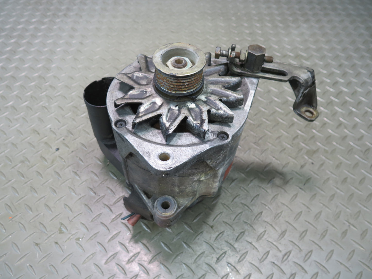 1987-1991 Porsche 928 S4 5.0L V8 Engine Motor Alternator Generator 115 AMP