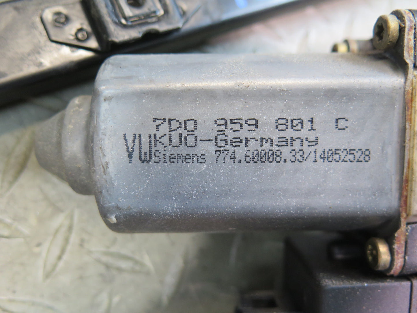 97-03 VW Eurovan T4 Front Left Door Window Regulator w Motor OEM