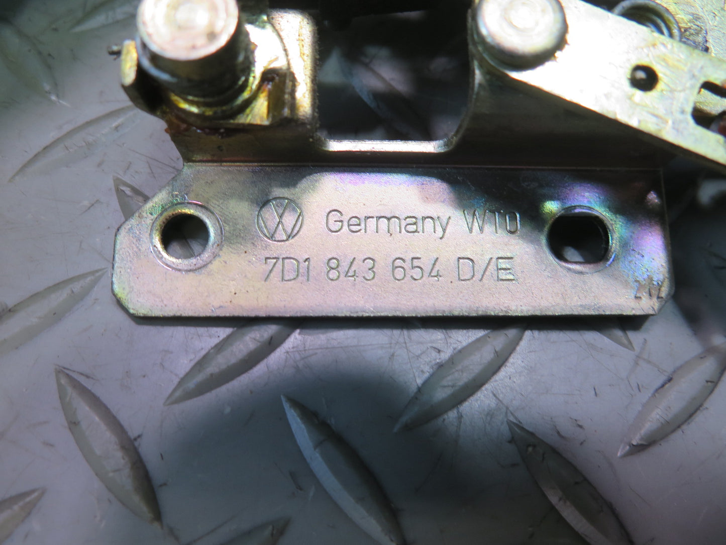 97-03 VW Eurovan T4 Rear Right Sliding Door Lock Latch 7D1843654 OEM