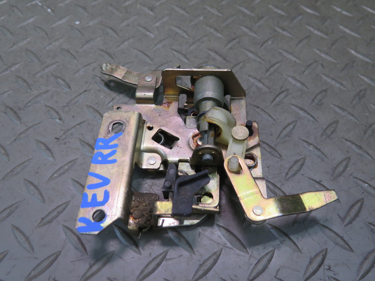 97-03 VW Eurovan T4 Rear Right Sliding Door Lock Latch 7D1843654 OEM