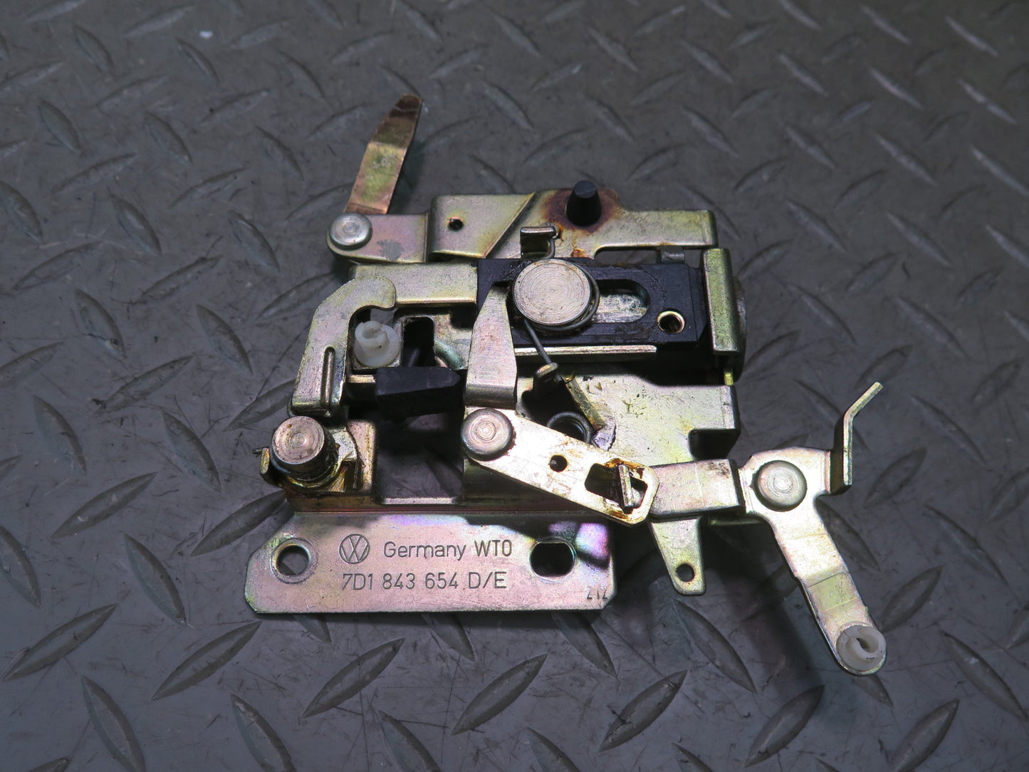 97-03 VW Eurovan T4 Rear Right Sliding Door Lock Latch 7D1843654 OEM