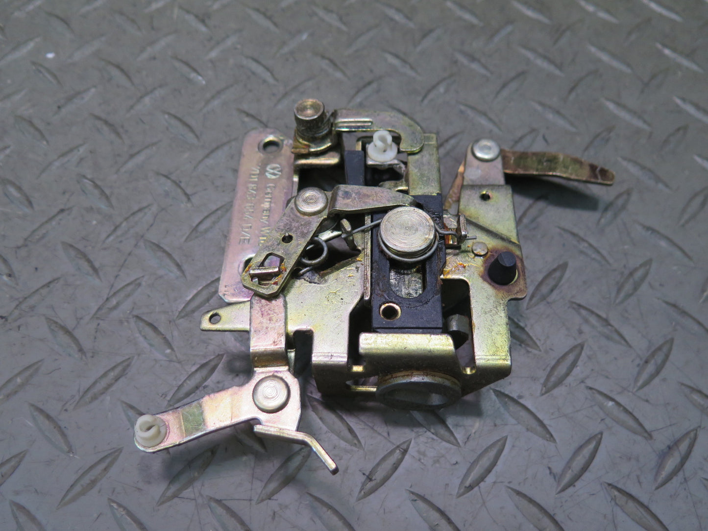 97-03 VW Eurovan T4 Rear Right Sliding Door Lock Latch 7D1843654 OEM