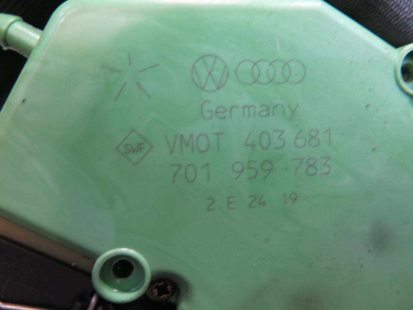 97-03 VW Eurovan T4 Rear Trunk Door Lock Actuator Motor 701959783 OEM