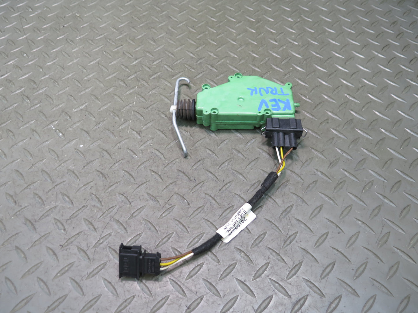 97-03 VW Eurovan T4 Rear Trunk Door Lock Actuator Motor 701959783 OEM