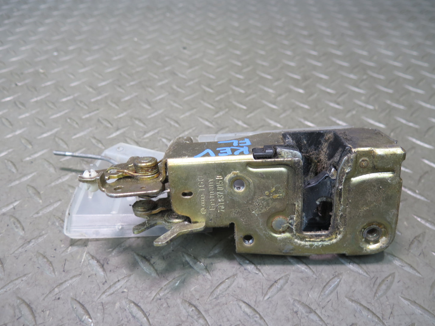 97-03 VW Eurovan T4 Front Left Driver Side Door Lock Latch 701837015D OEM