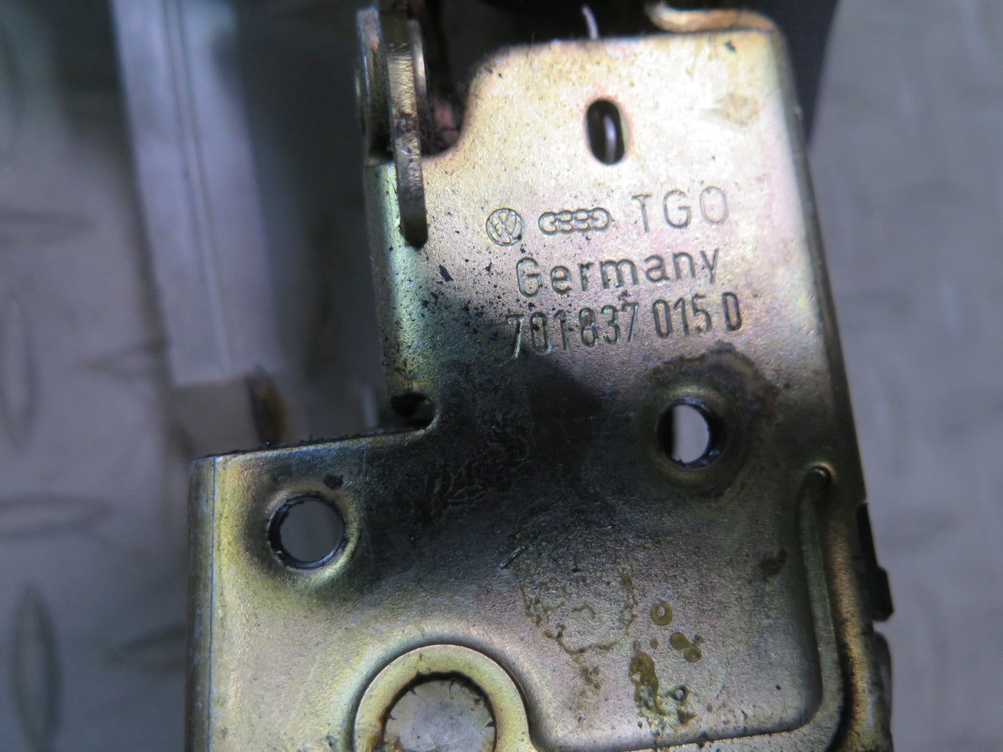 97-03 VW Eurovan T4 Front Left Driver Side Door Lock Latch 701837015D OEM