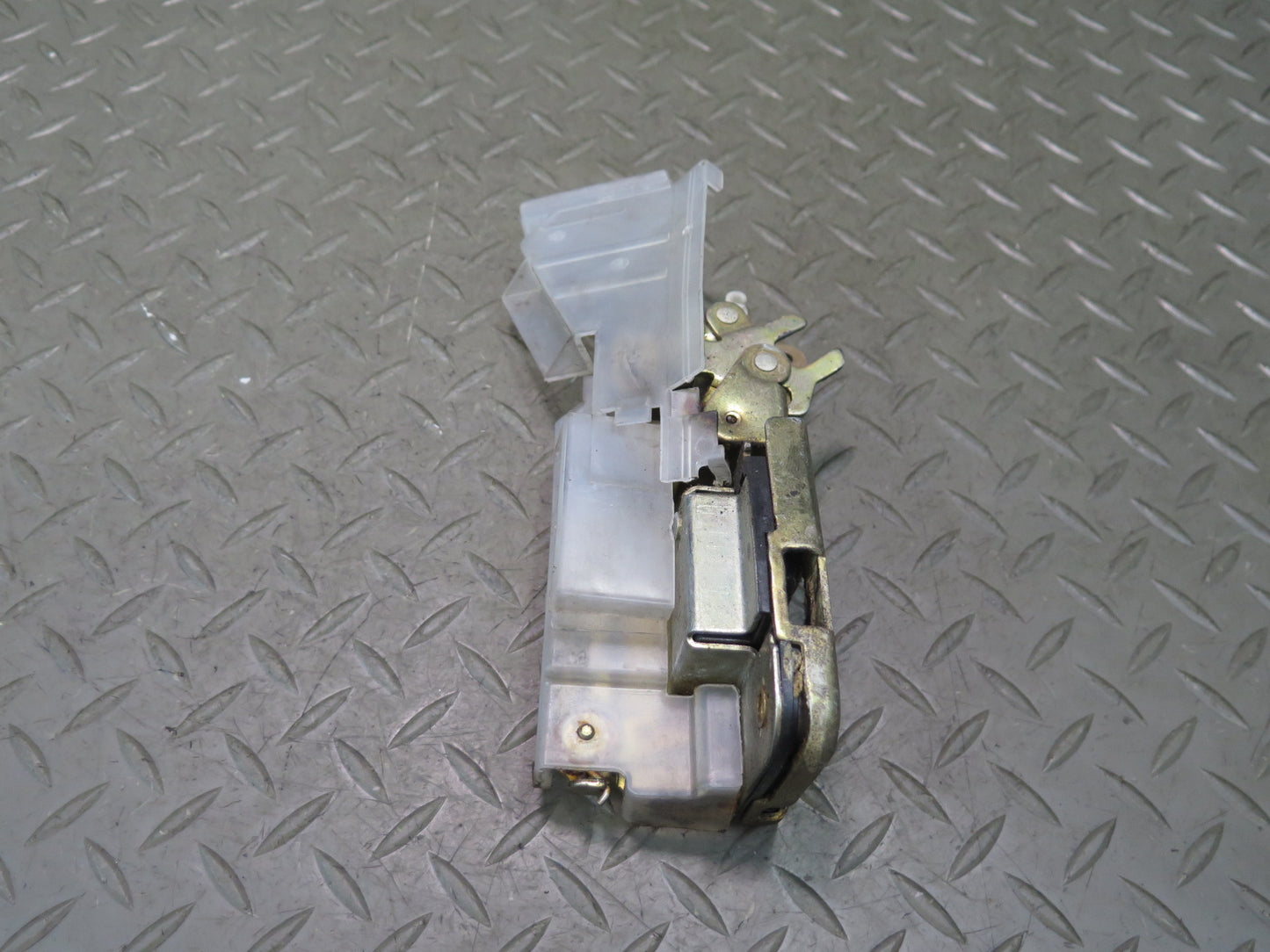 97-03 VW Eurovan T4 Front Left Driver Side Door Lock Latch 701837015D OEM