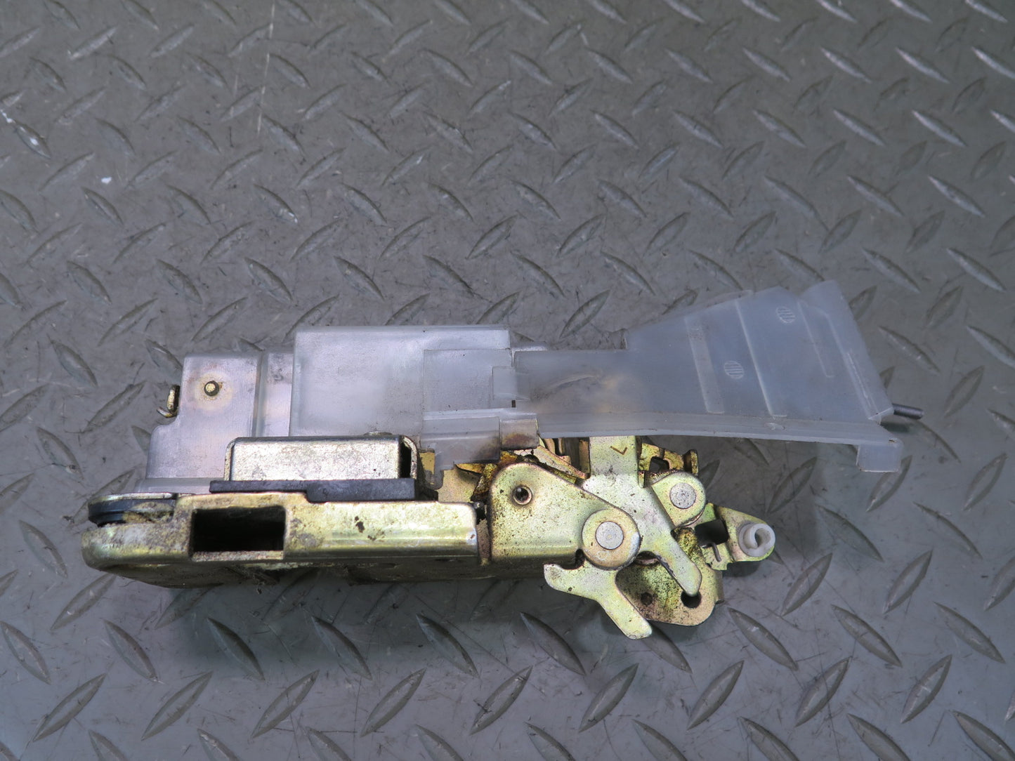 97-03 VW Eurovan T4 Front Left Driver Side Door Lock Latch 701837015D OEM