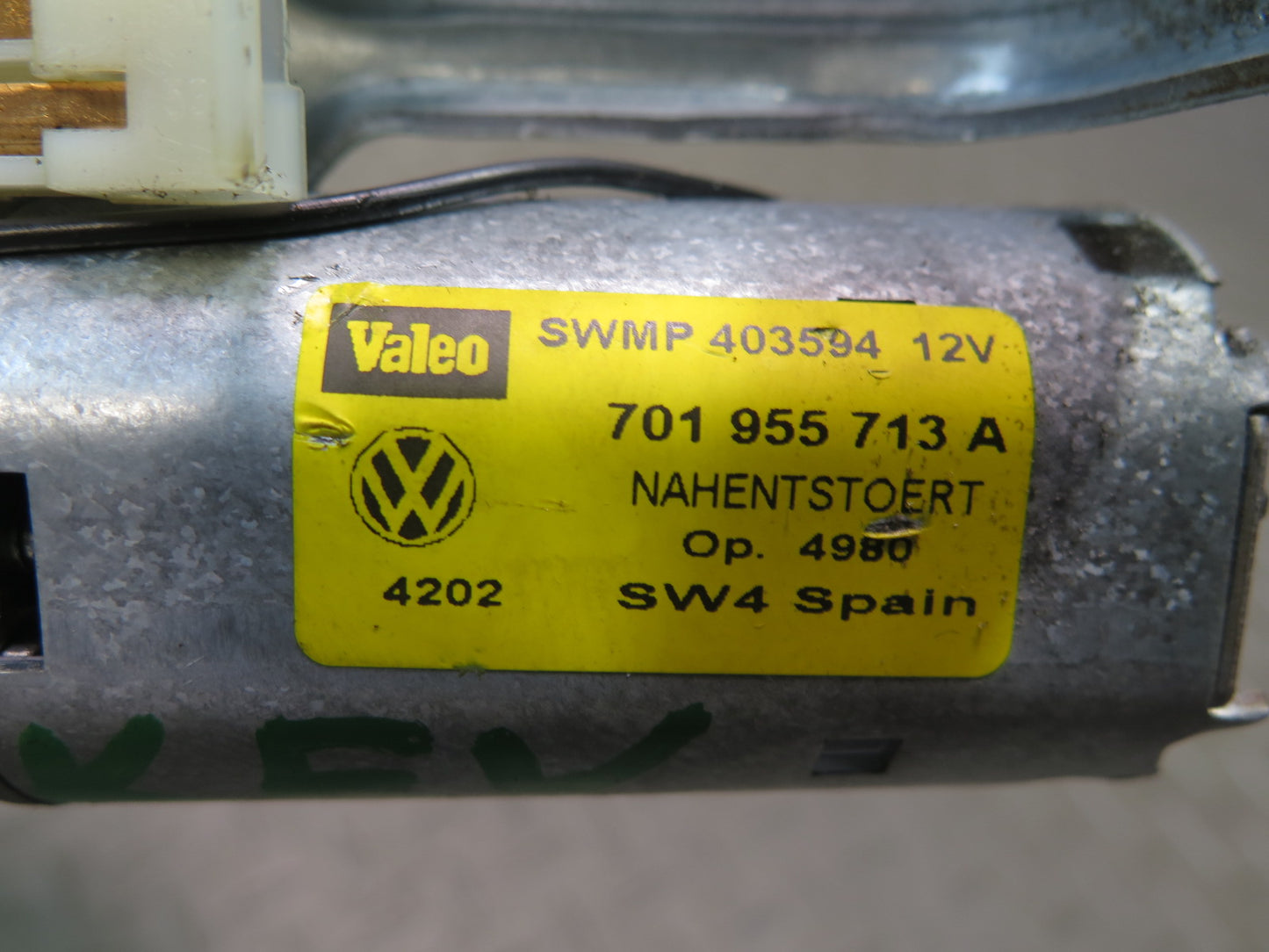 99-03 VW Eurovan T4 Rear Trunk Hatch Wiper Motor 701955713A OEM