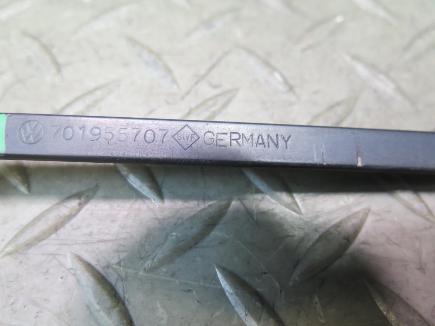 99-03 VW Eurovan T4 Rear Tailgate Wiper Arm  701955707 OEM