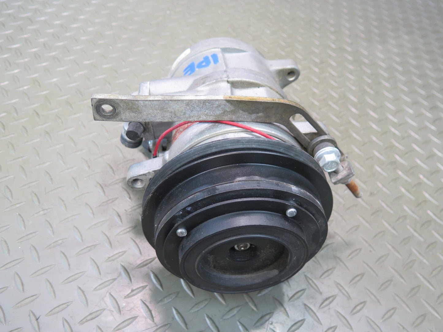 1987-1991 Porsche 928 S4 5.0L V8 Engine A/C Air Conditioning Compressor Pump