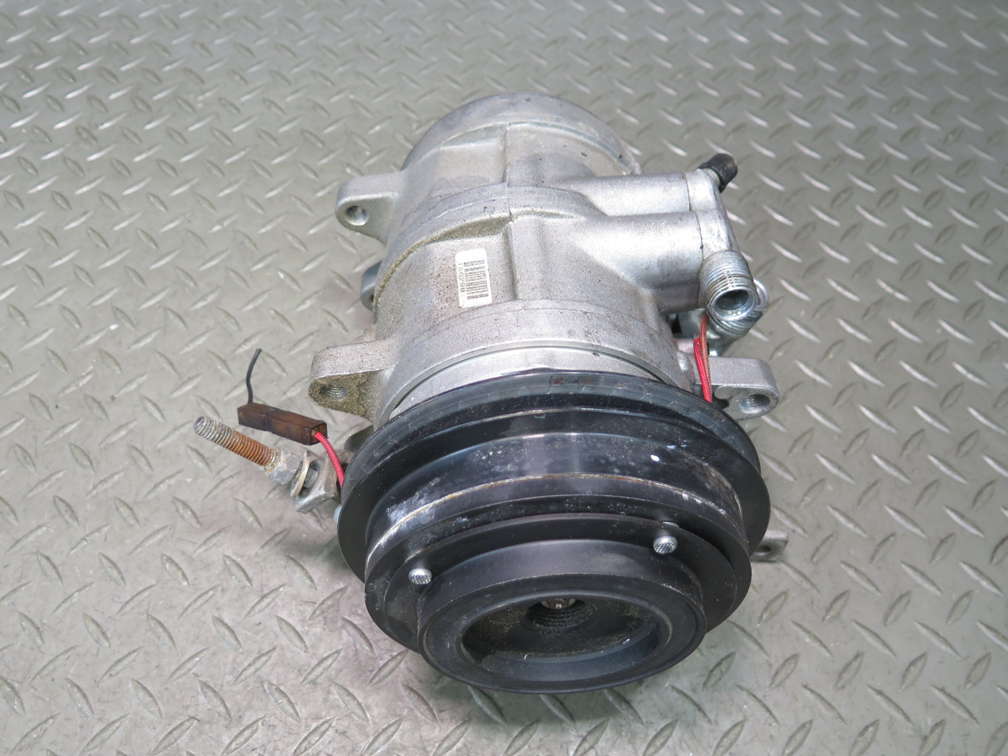 1987-1991 Porsche 928 S4 5.0L V8 Engine A/C Air Conditioning Compressor Pump