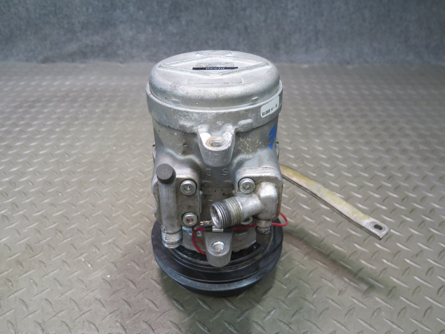 1987-1991 Porsche 928 S4 5.0L V8 Engine A/C Air Conditioning Compressor Pump