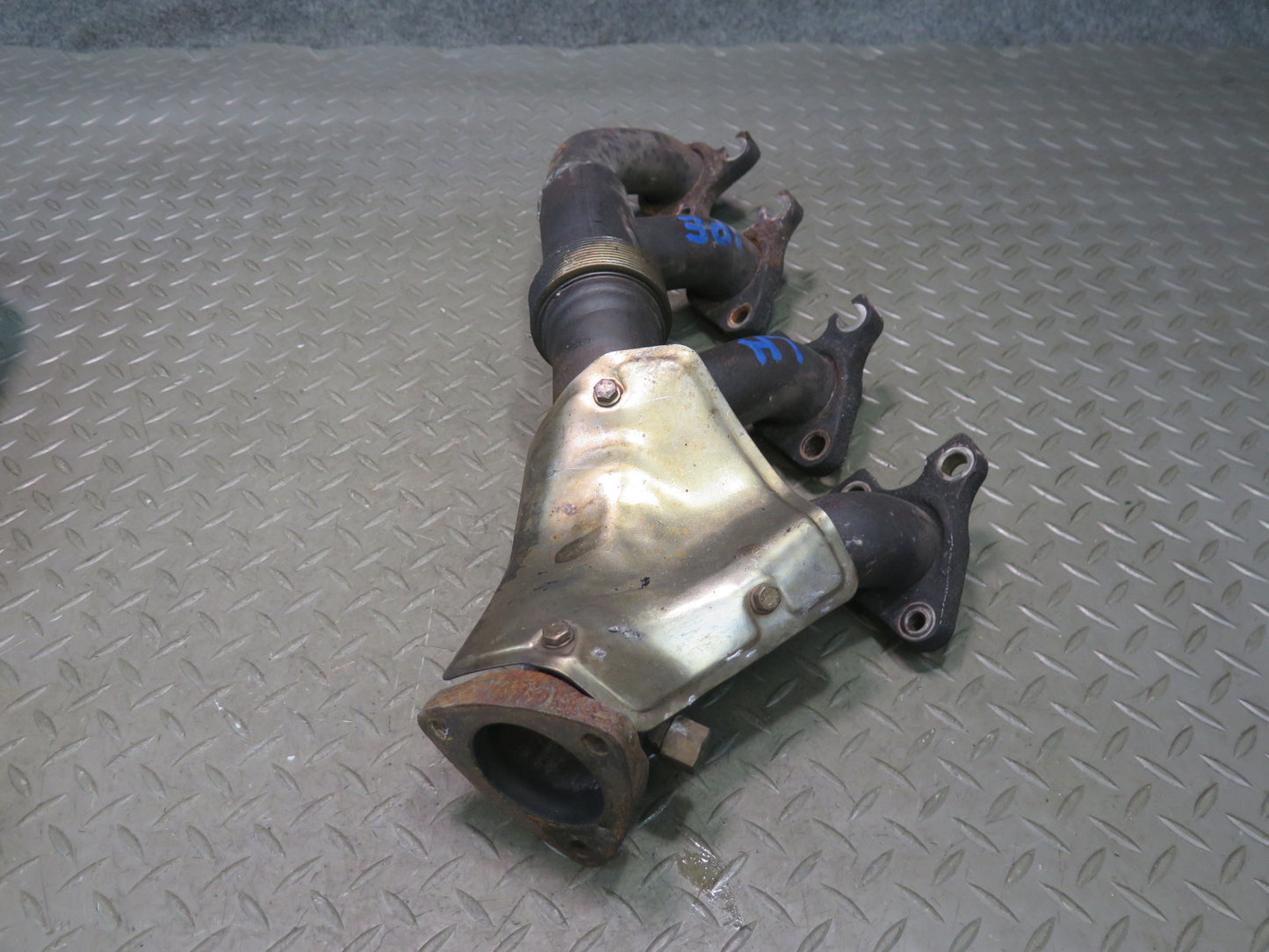 1987-1991 Porsche 928 S4 5.0L V8 Engine Left & Right Exhaust Manifold Set of 2